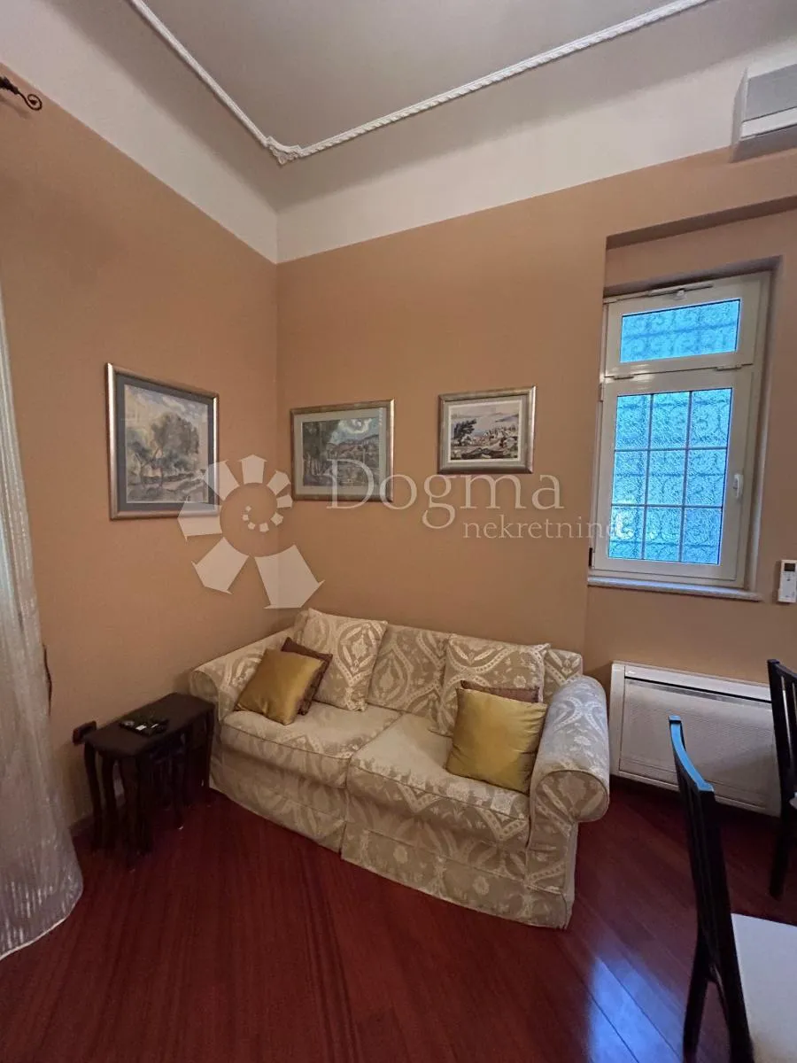 za poslovne ljude, apartman u vili uz more ! - slika 2