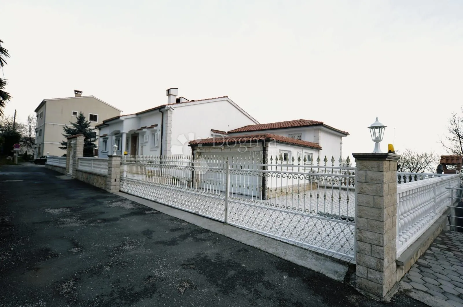 atraktivna villa sa pogledom na more - slika 4