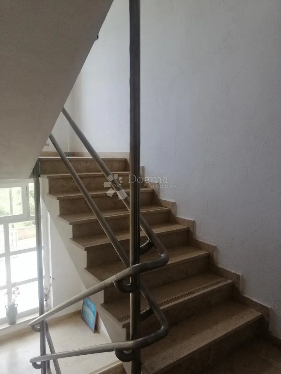 tribunj - kuća s 9 apartmana + građevinska parcela 418 m2 - slika 25