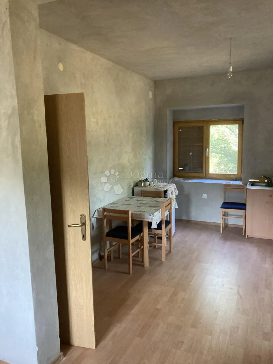 perspektivna kuća kraj izvora cetine - slika 14