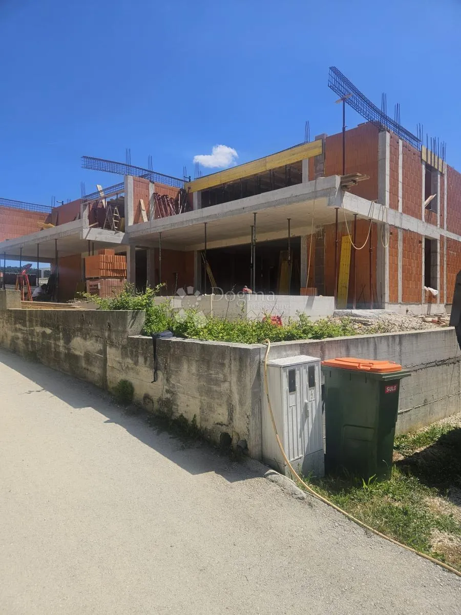 prostrani apartman sa otvorenim pogledom na more - slika 14