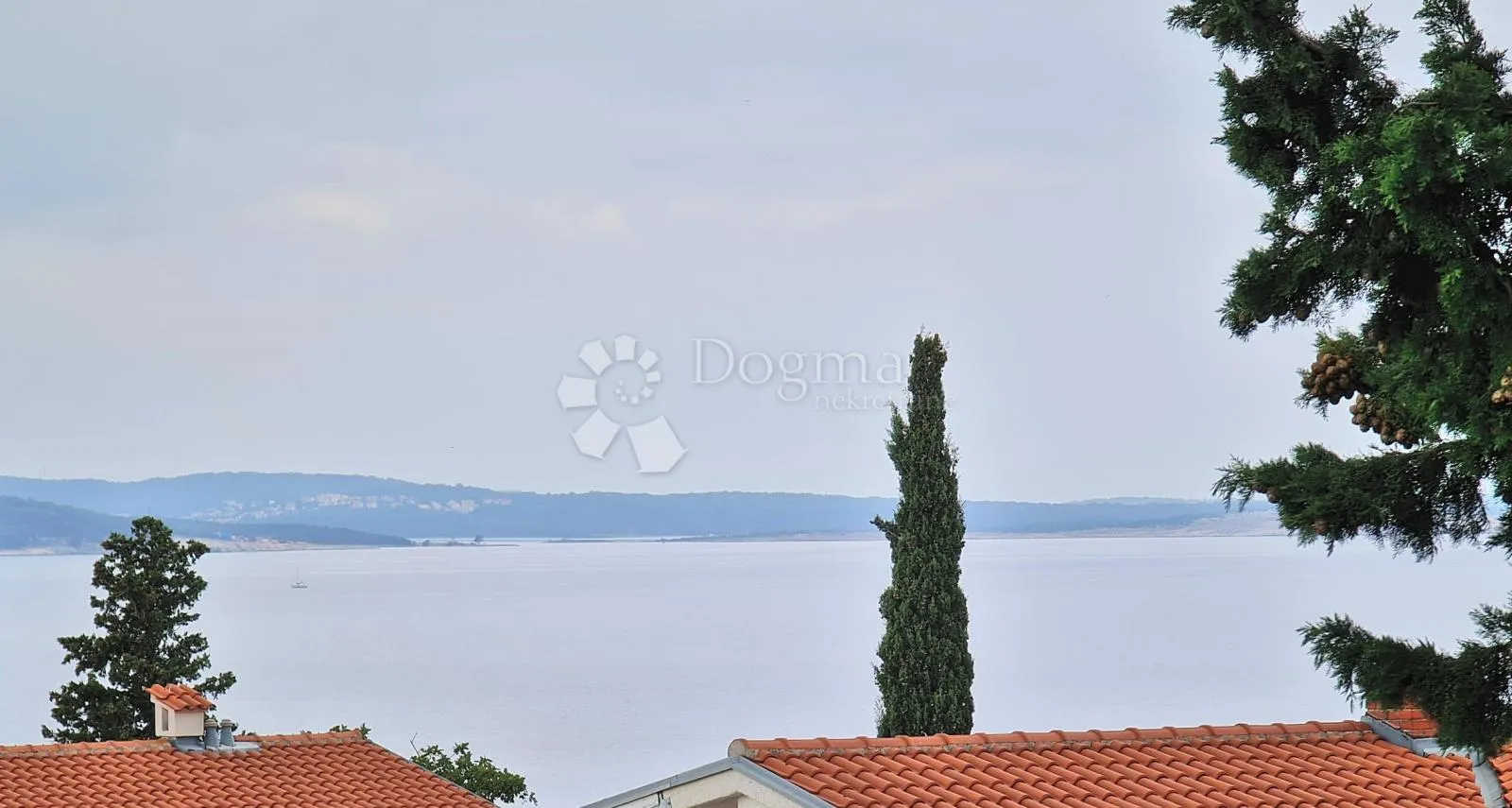 selce kuća na odličnoj lokaciji - slika 8