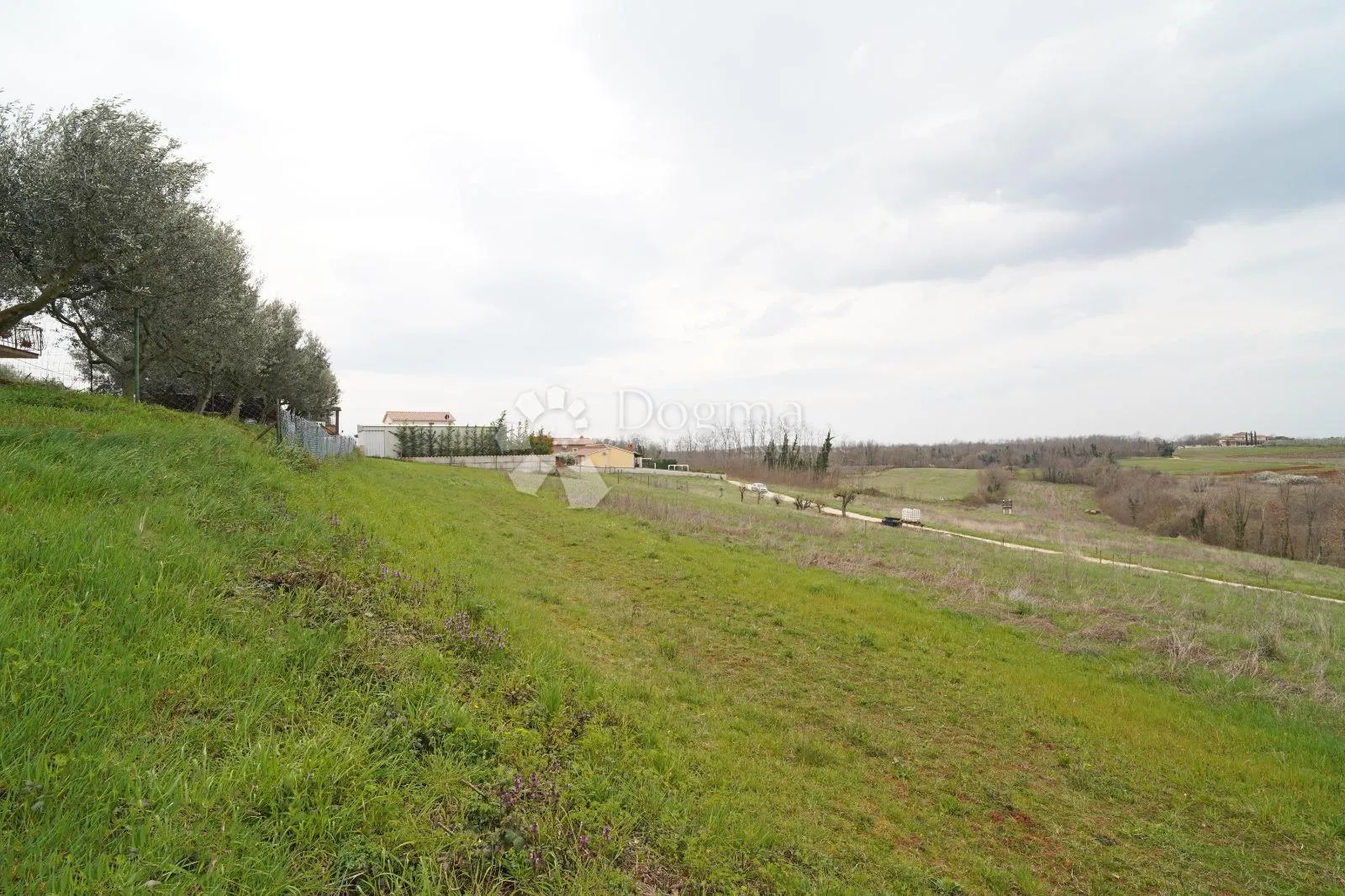 građevinsko zemljište vižinada 755 m² - slika 2