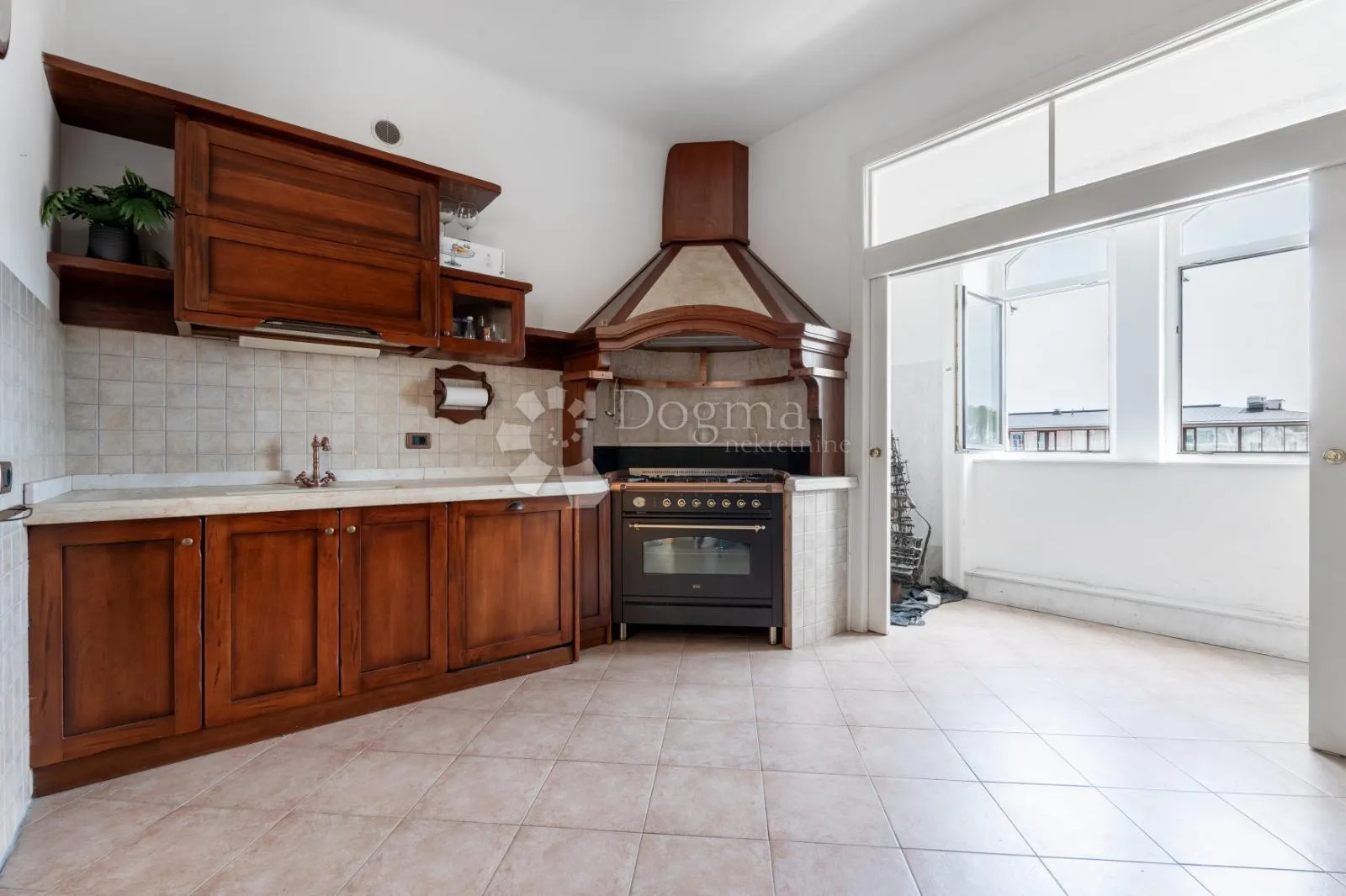 penthouse u vili u centru opatije - slika 2