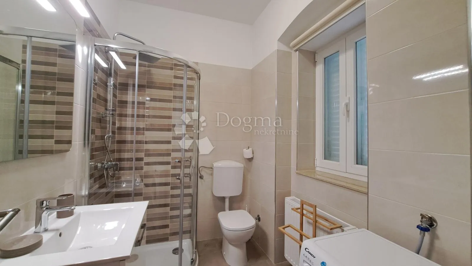praputnjak, 2s+db,balkon! - slika 7