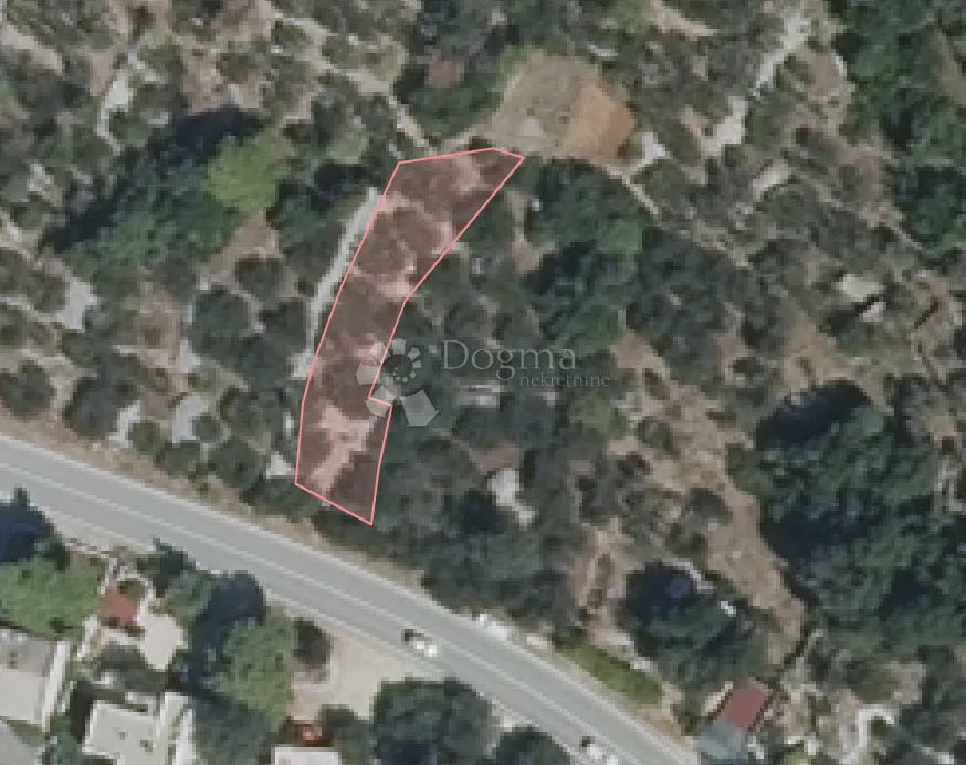građevinsko zemljište uz magistralu 604m2 živogošće - slika 13