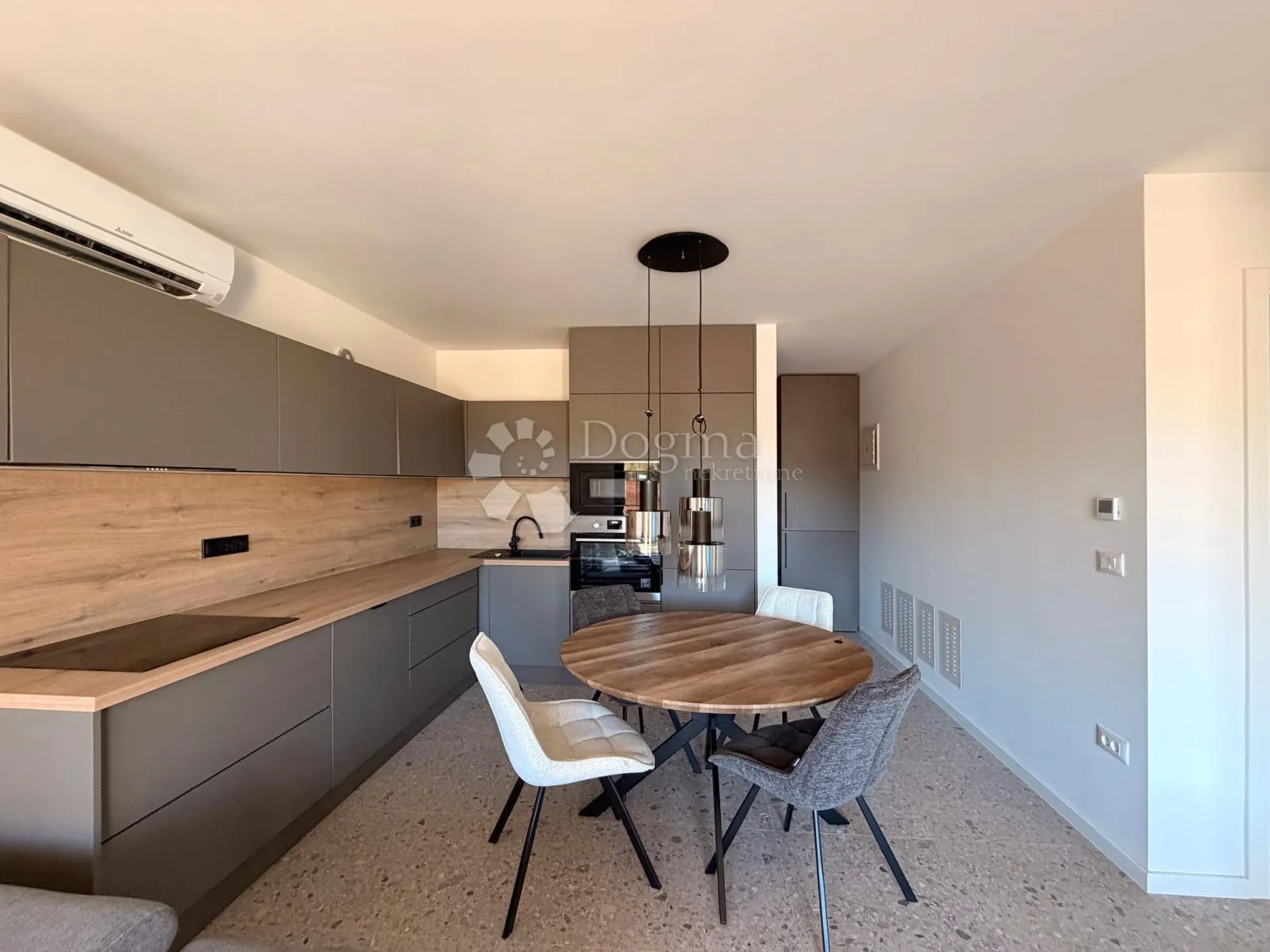 moderan stan 62,50 m² u novogradnji – 200 m od mora - slika 5
