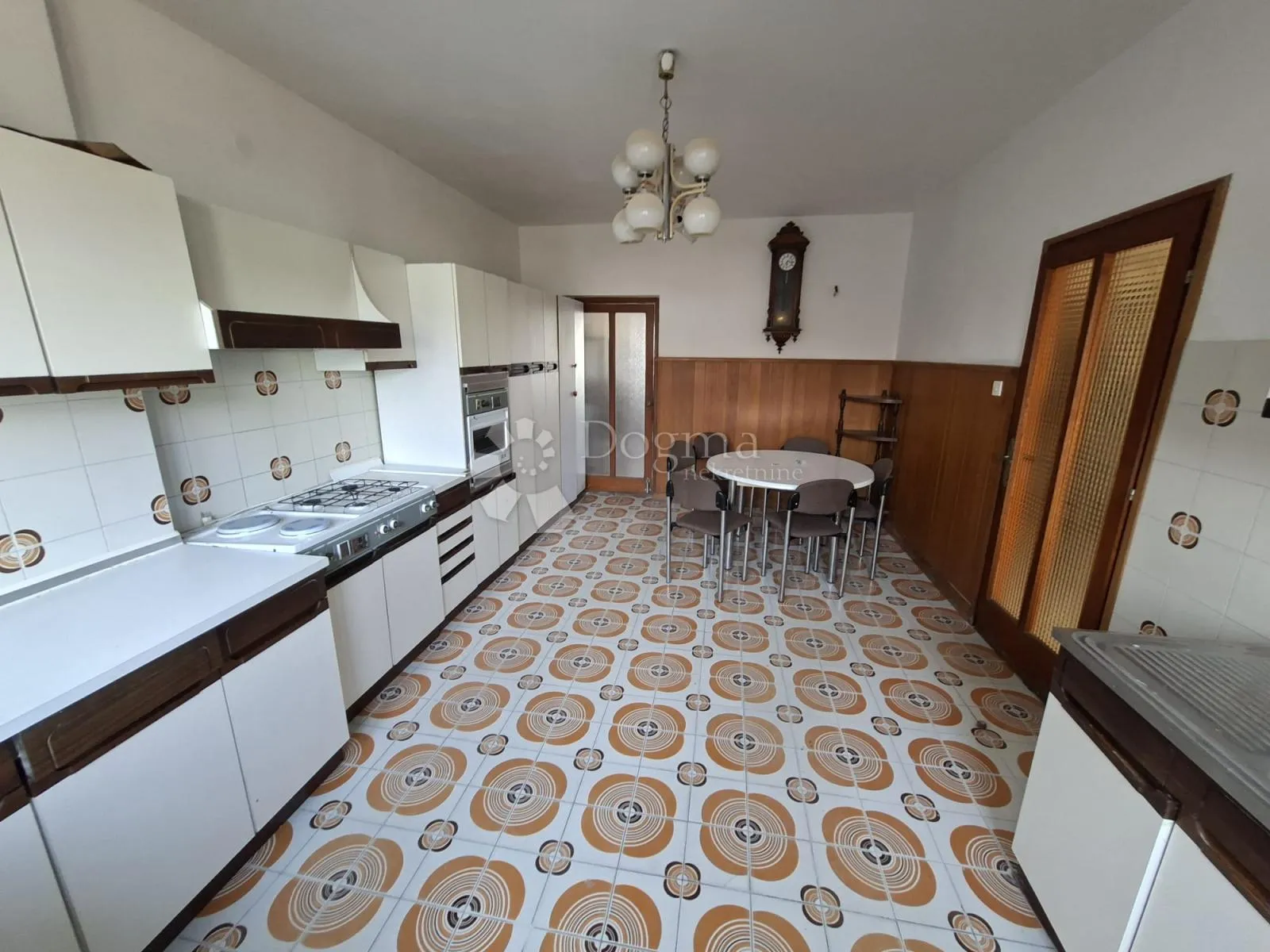 elegantna kuća sisak - slika 5