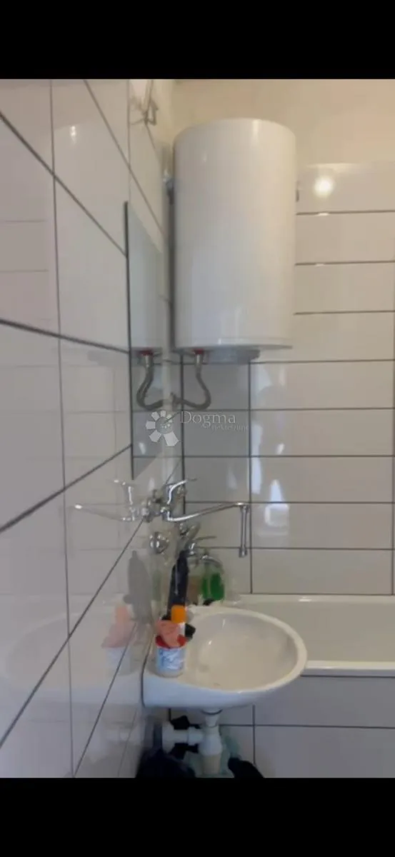 novija kućica kraj rijeke i toplica - slika 5