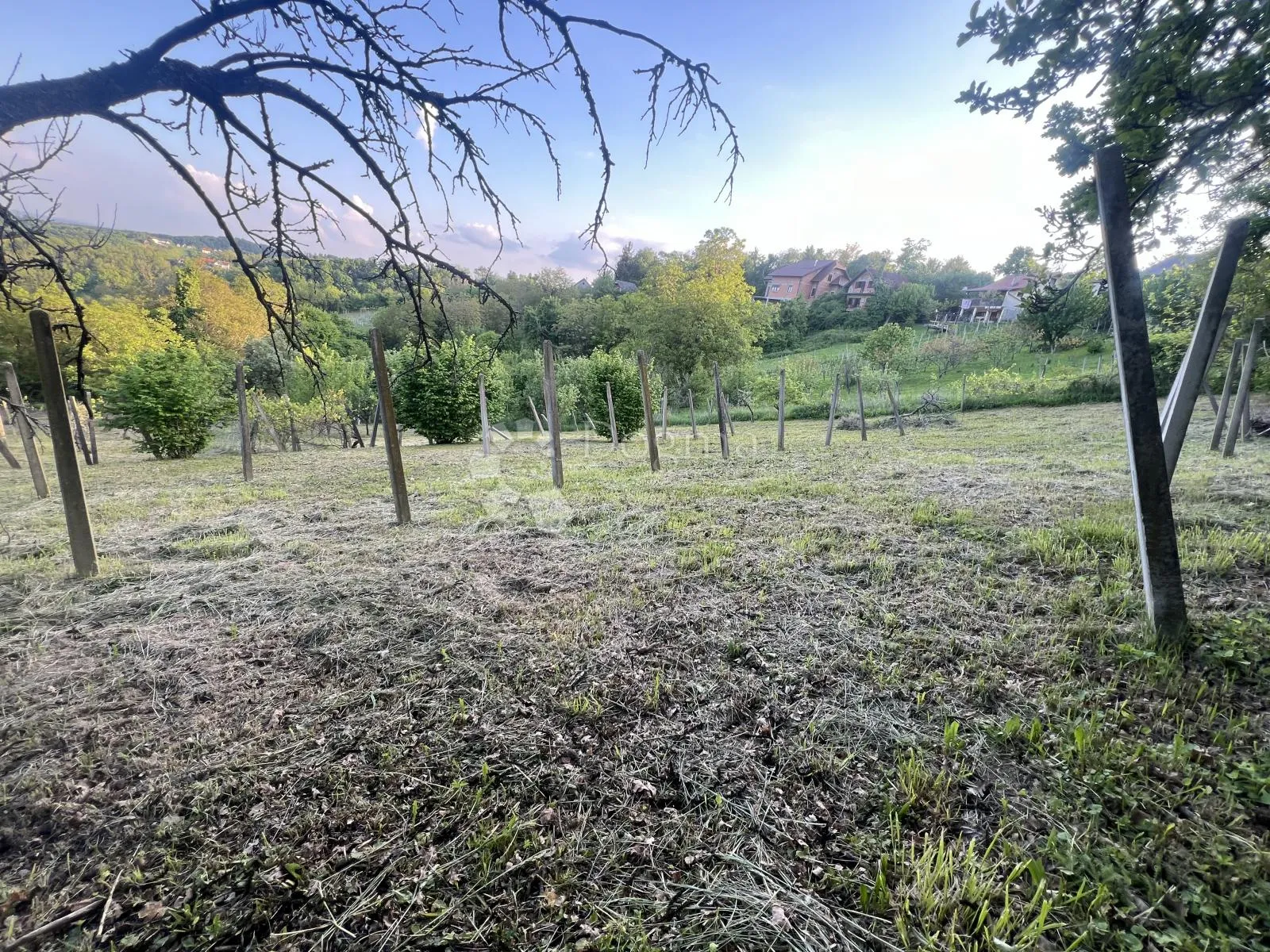 čučerje – poljoprivredno zemljište s pogledom i objektom 1758m2 - slika 11