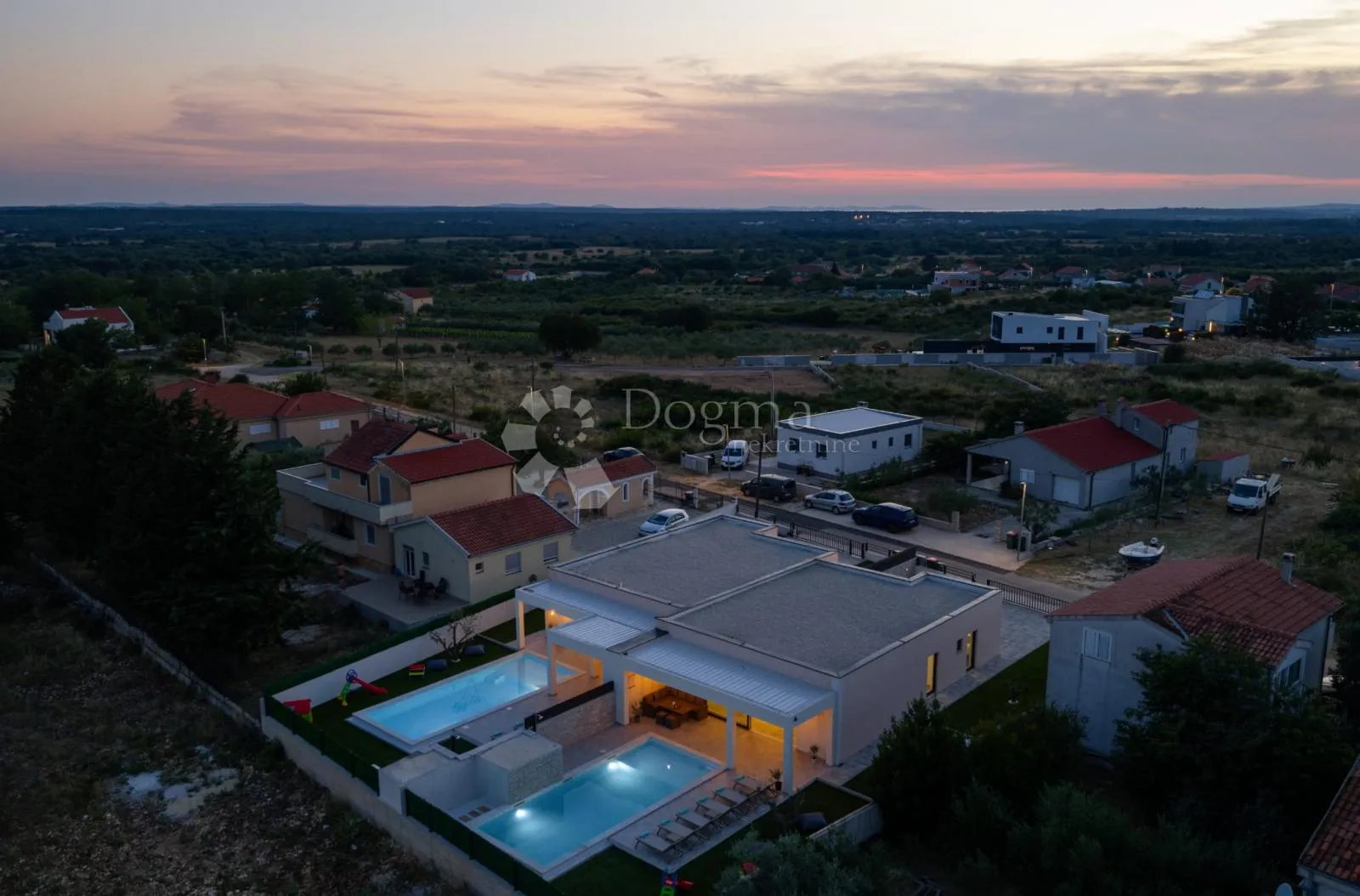 poljica brig - villa s bazenom, novogradnja - slika 3