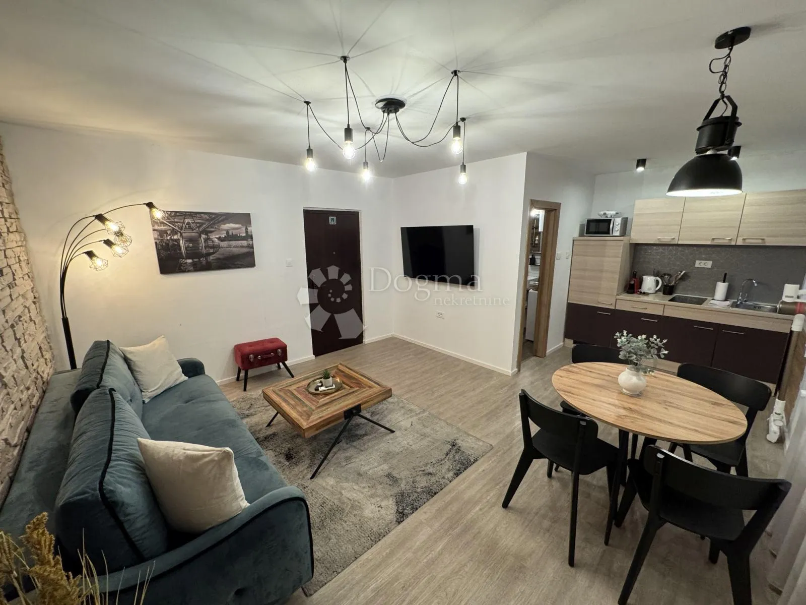 rijeka centar stan 82m2 - 2 apartmana - slika 4