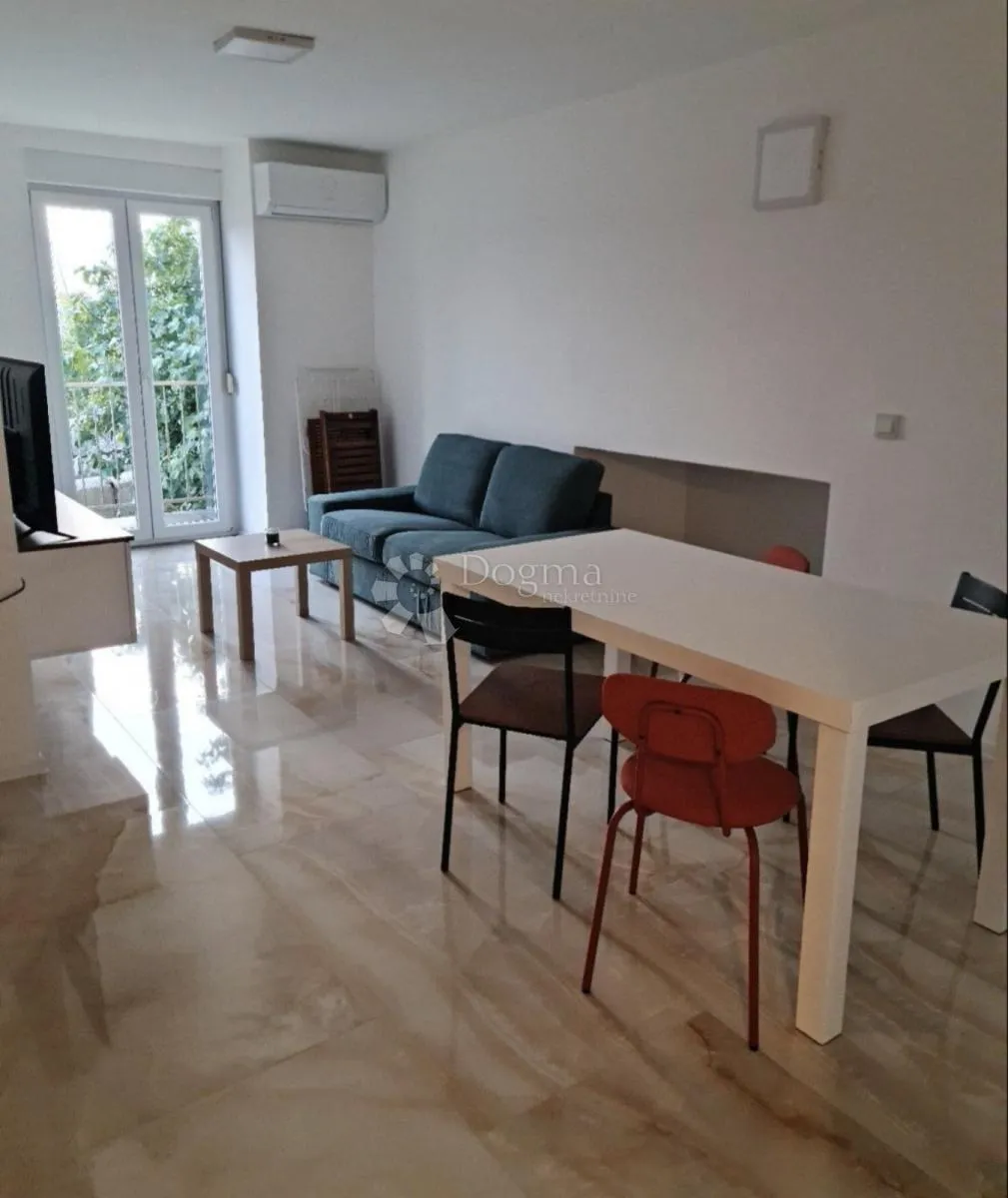 zgrada sa sedam apartmana, prvi red do mora - slika 5