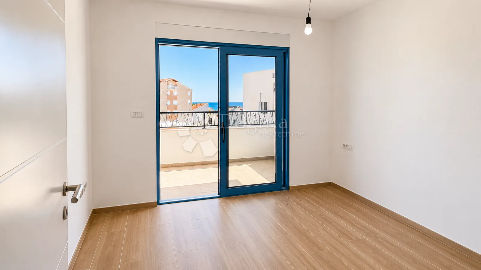 dvoetažni penthouse s panoramskim pogledom na more – baška voda - slika 19