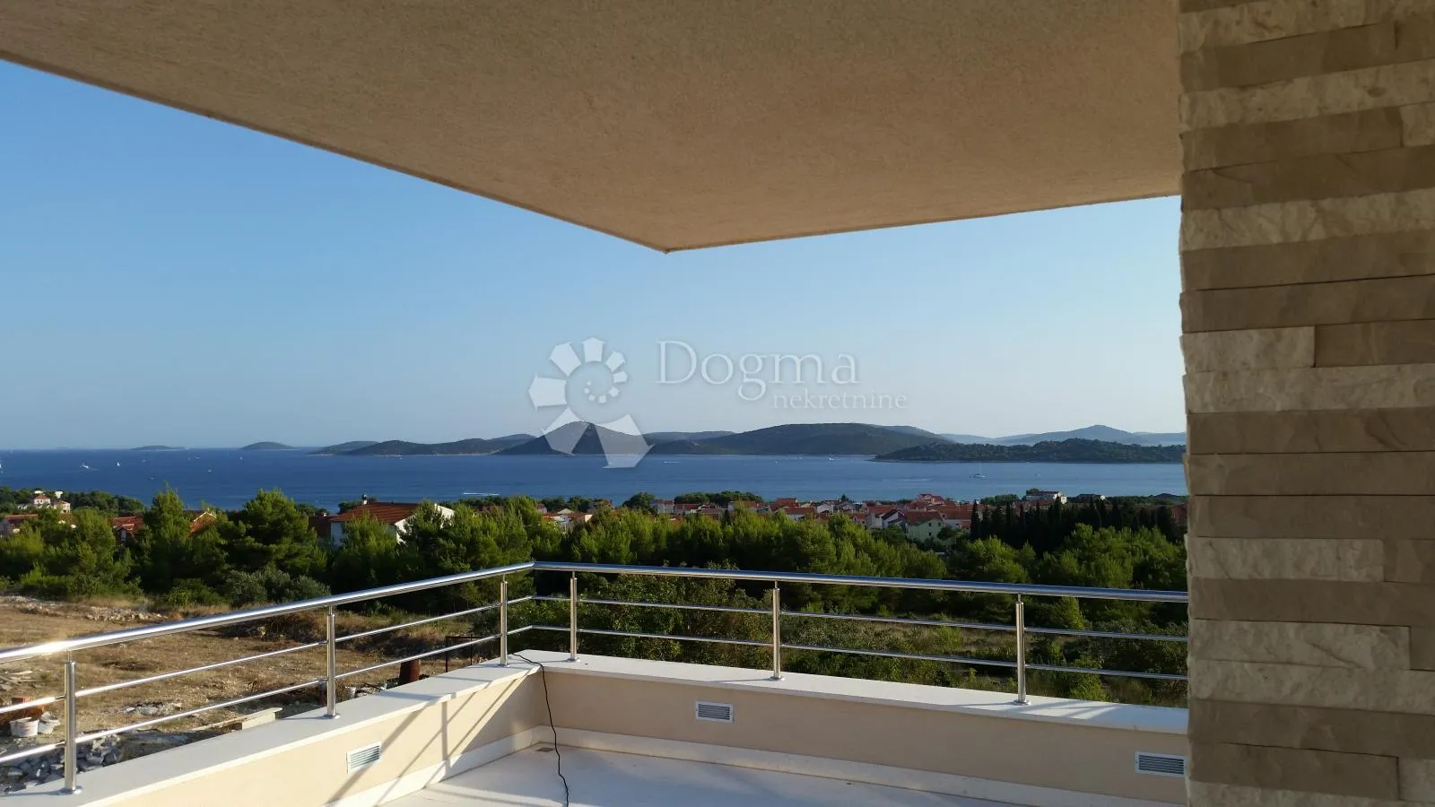prekrasna vila s bazenom i panoramskim pogledom na more - slika 16