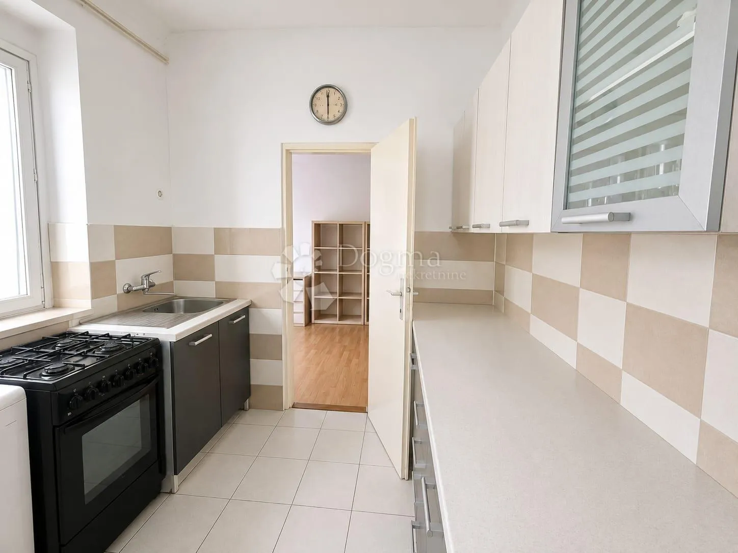 kvatrić! 30 m2 dvosoban?? da dobro ste pročitali! - slika 4