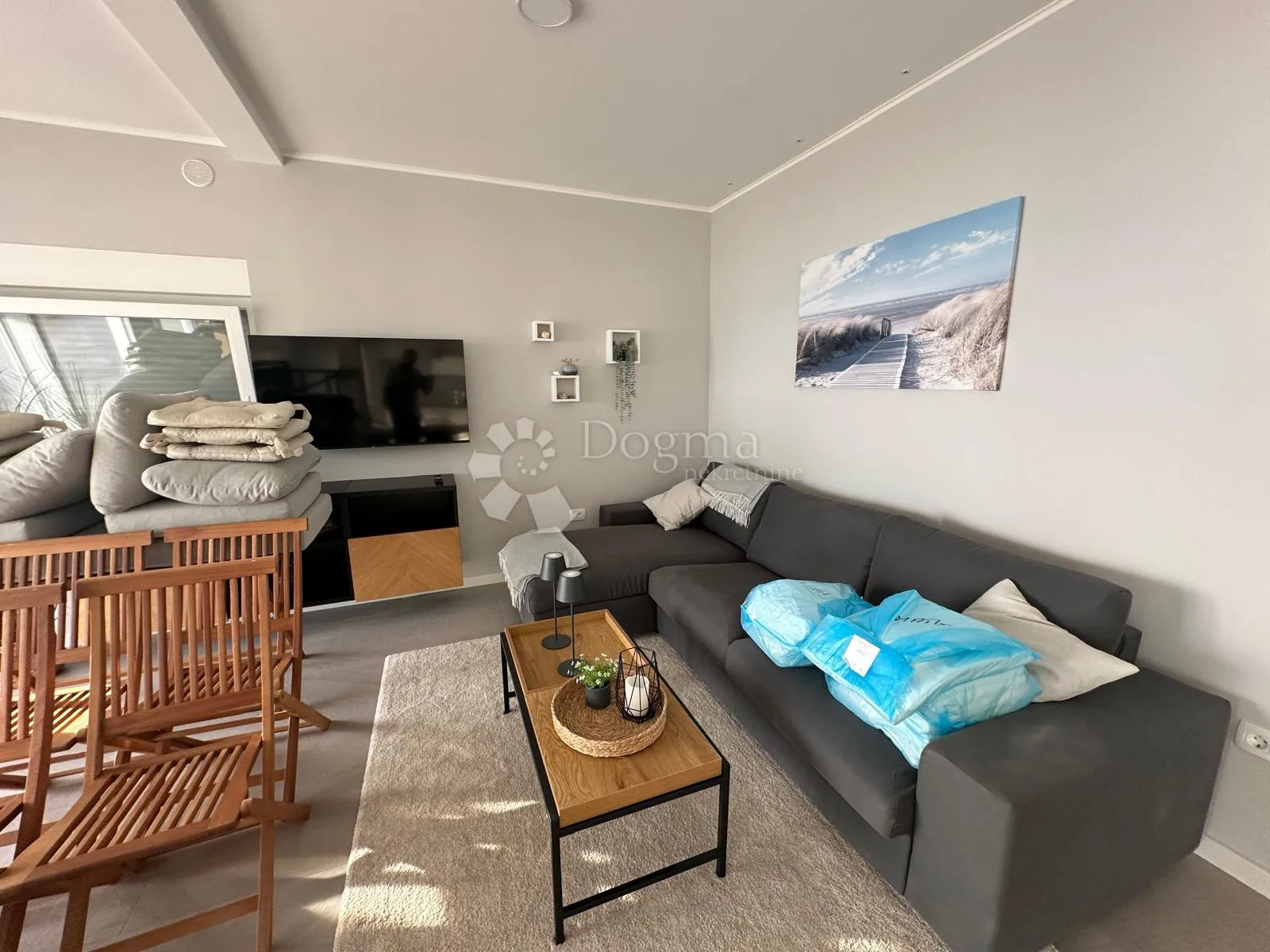 vir prodaje se apartman na atraktivnoj plaži 10 m od mora - slika 16