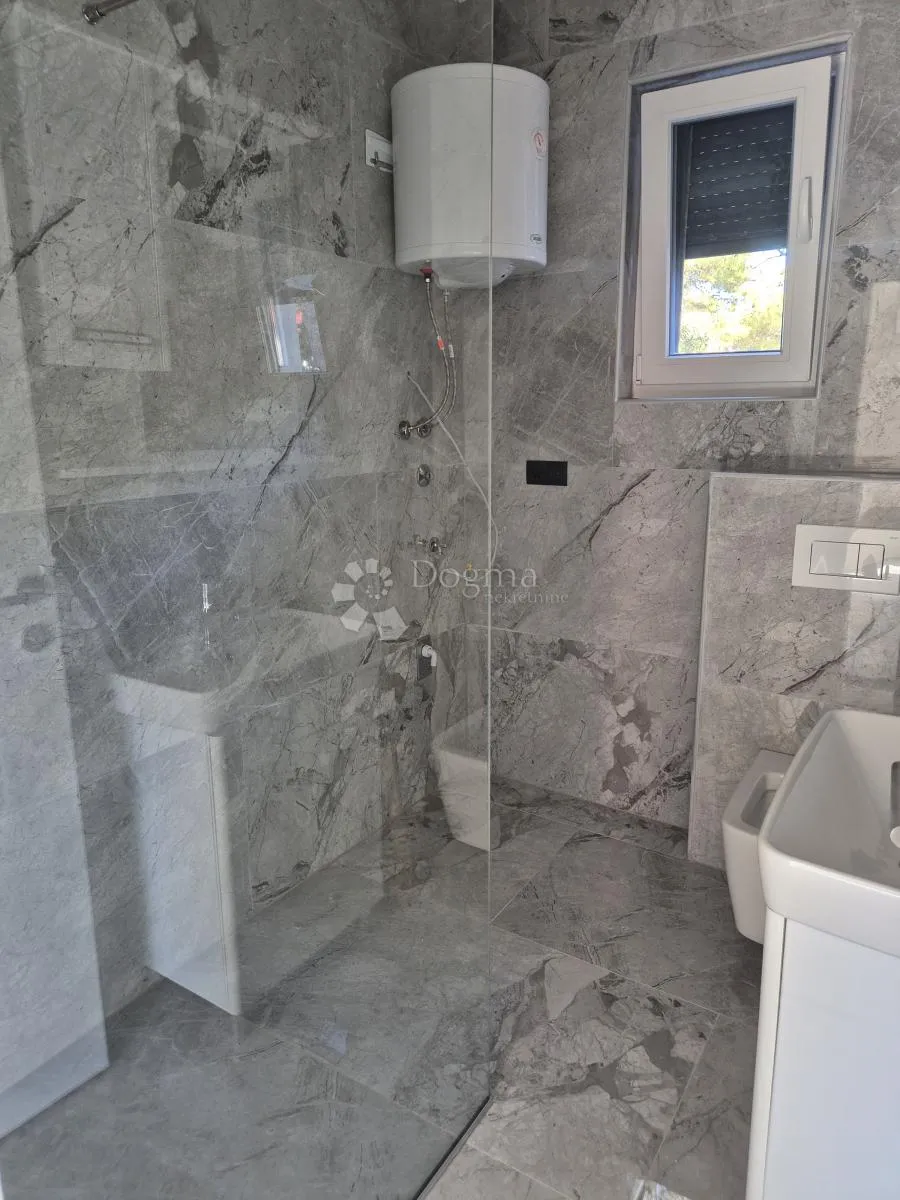 seline/starigrad - dvosoban stan 20 m od mora s5 - slika 7