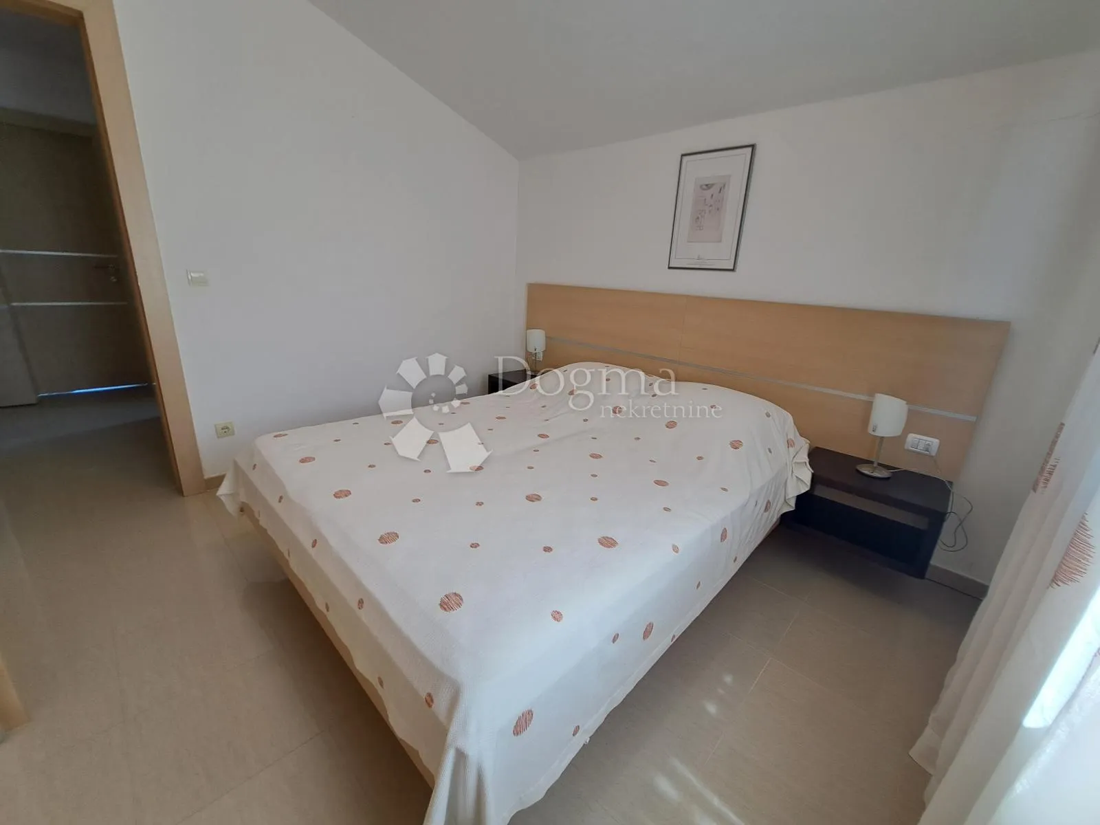 impresivan penthouse s pogledom na more, pješćana uvala - slika 12
