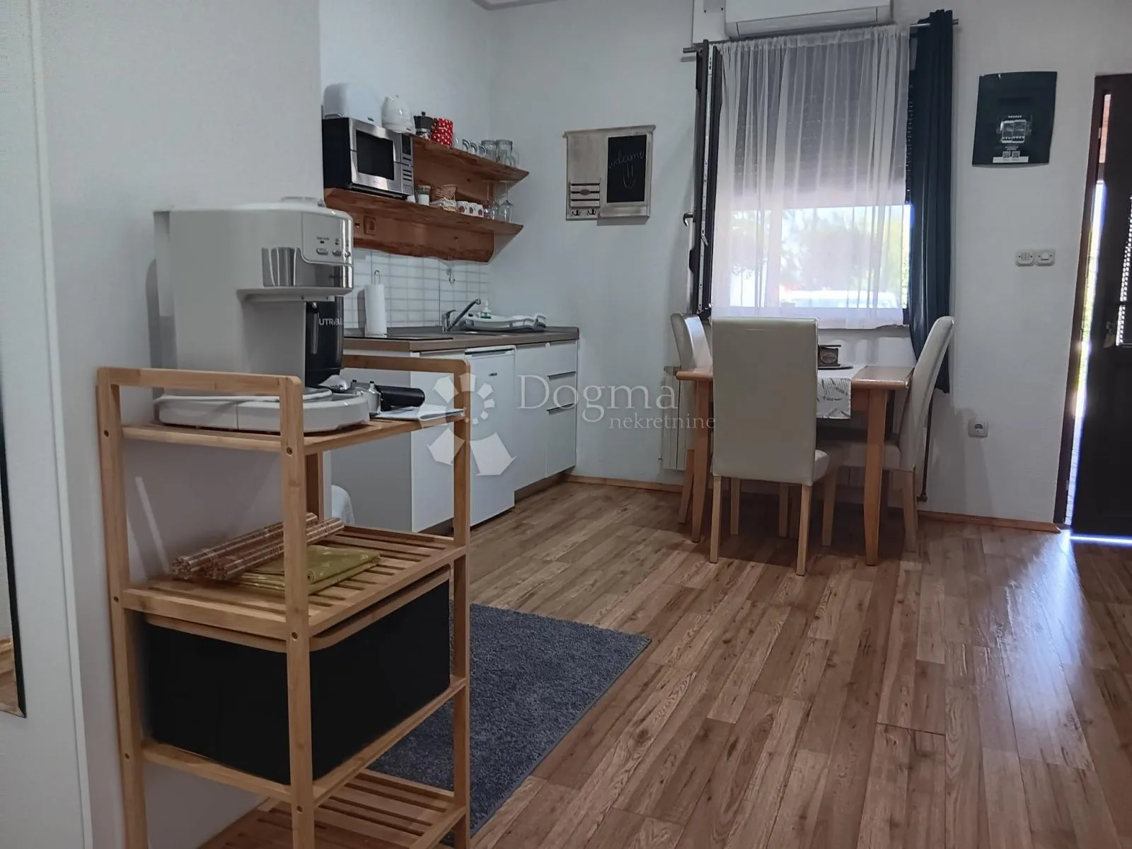kuća u korenici, za investiciju i život - slika 26