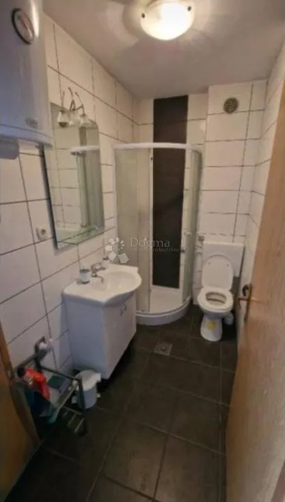 šparadići, kuća s 5 apartmana 50 m od mora! - slika 8