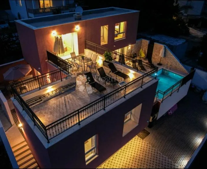 moderna vila sa bazenom, marina - slika 2