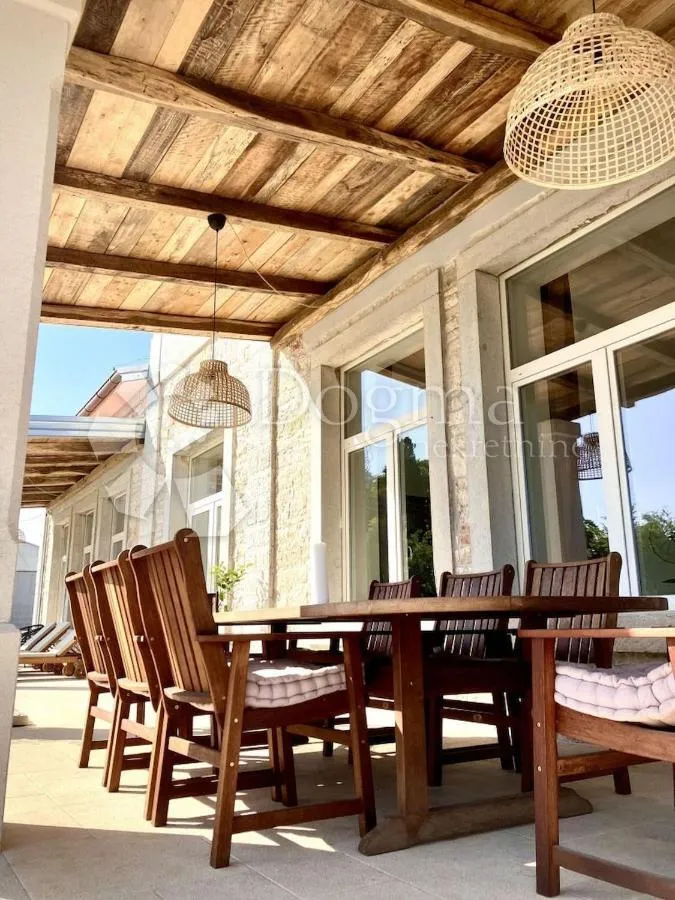 raskošna villa s pogledom - slika 8