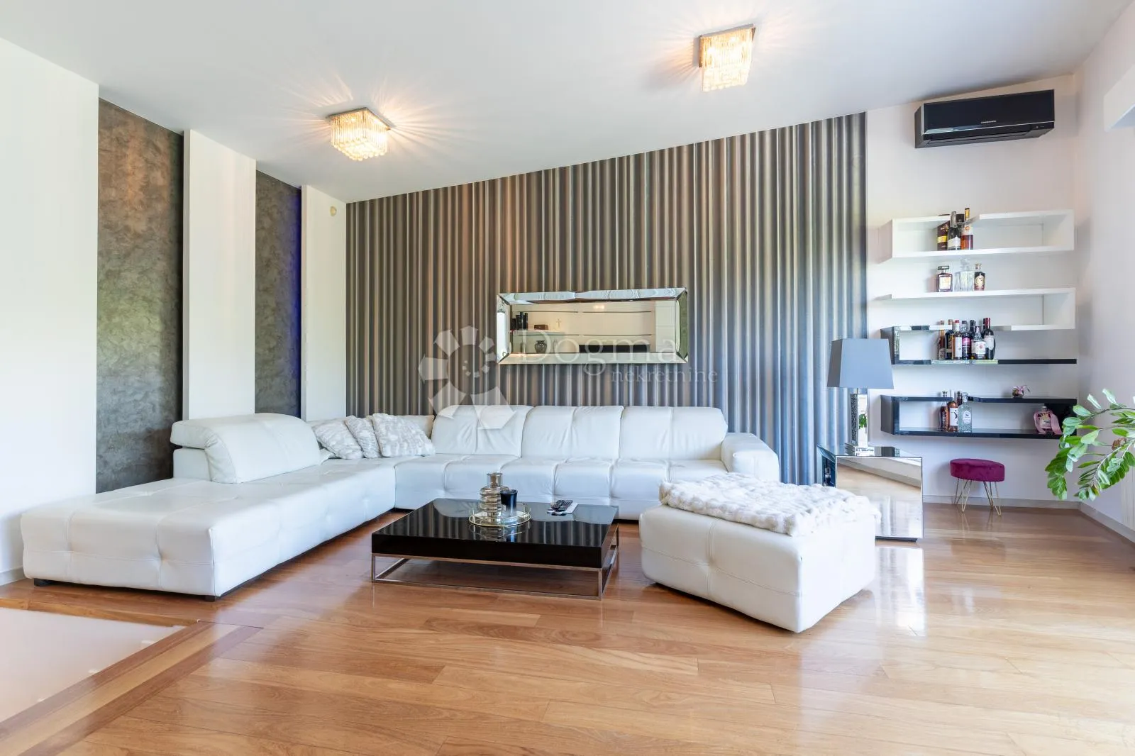 top penthouse pun svjetla - 2 terase - 2 balkona - 2 parkinga - slika 2