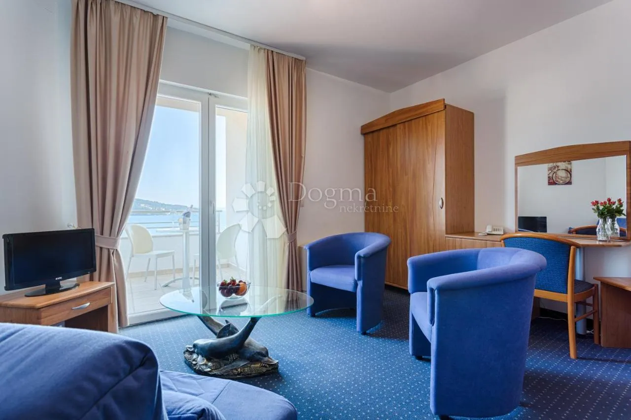 prekrasan obiteljski hotel sa restoranom, 80m do mora! - slika 10