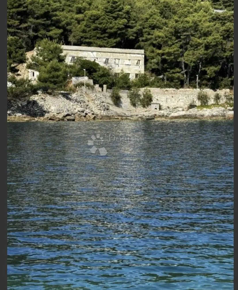 hotel prvi red uz more za rušenje - slika 2