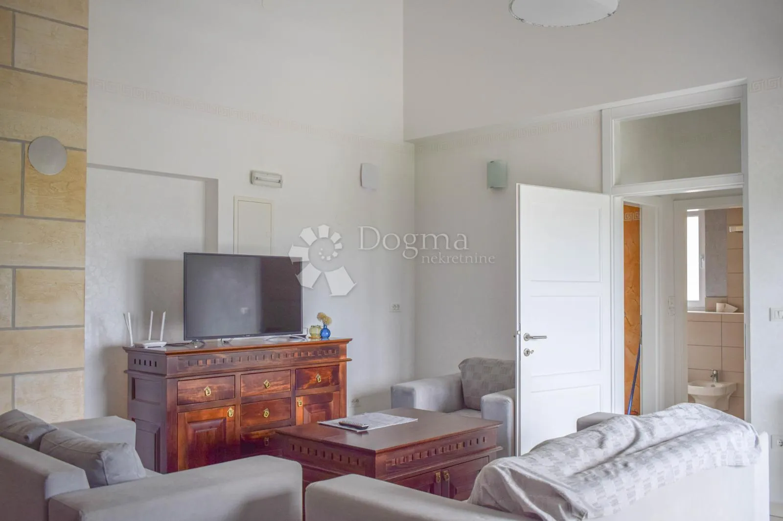 poreč, luksuzna vila s 3 stana i otvorenim pogledom na more - slika 3