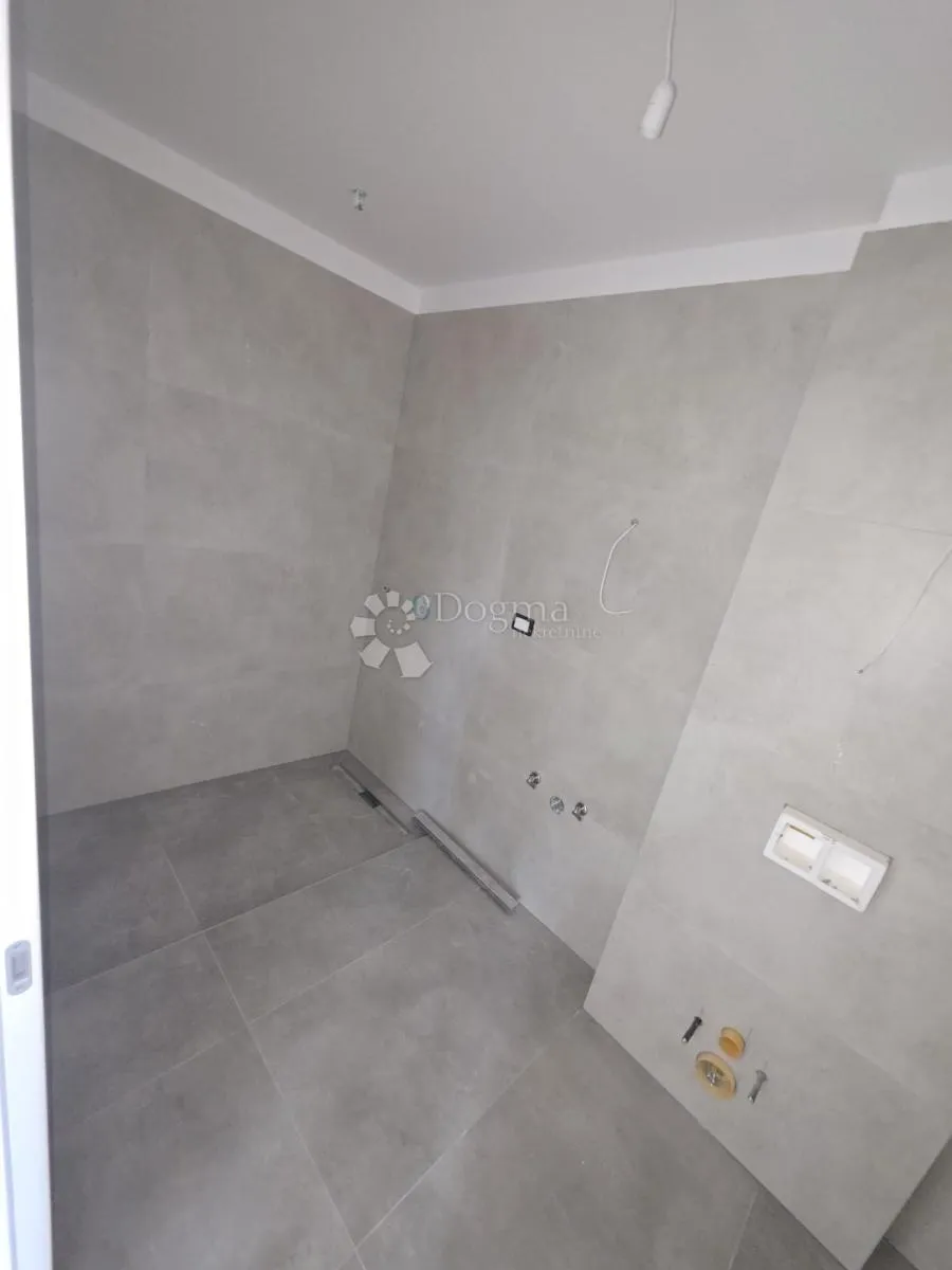 vodice - predivni stan u novogradnji , top cijena - slika 12