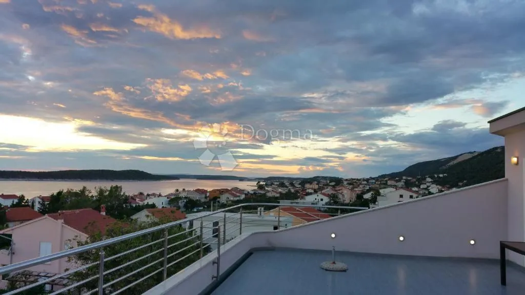 moderni jednosobni apartman u potkrovlju - slika 6