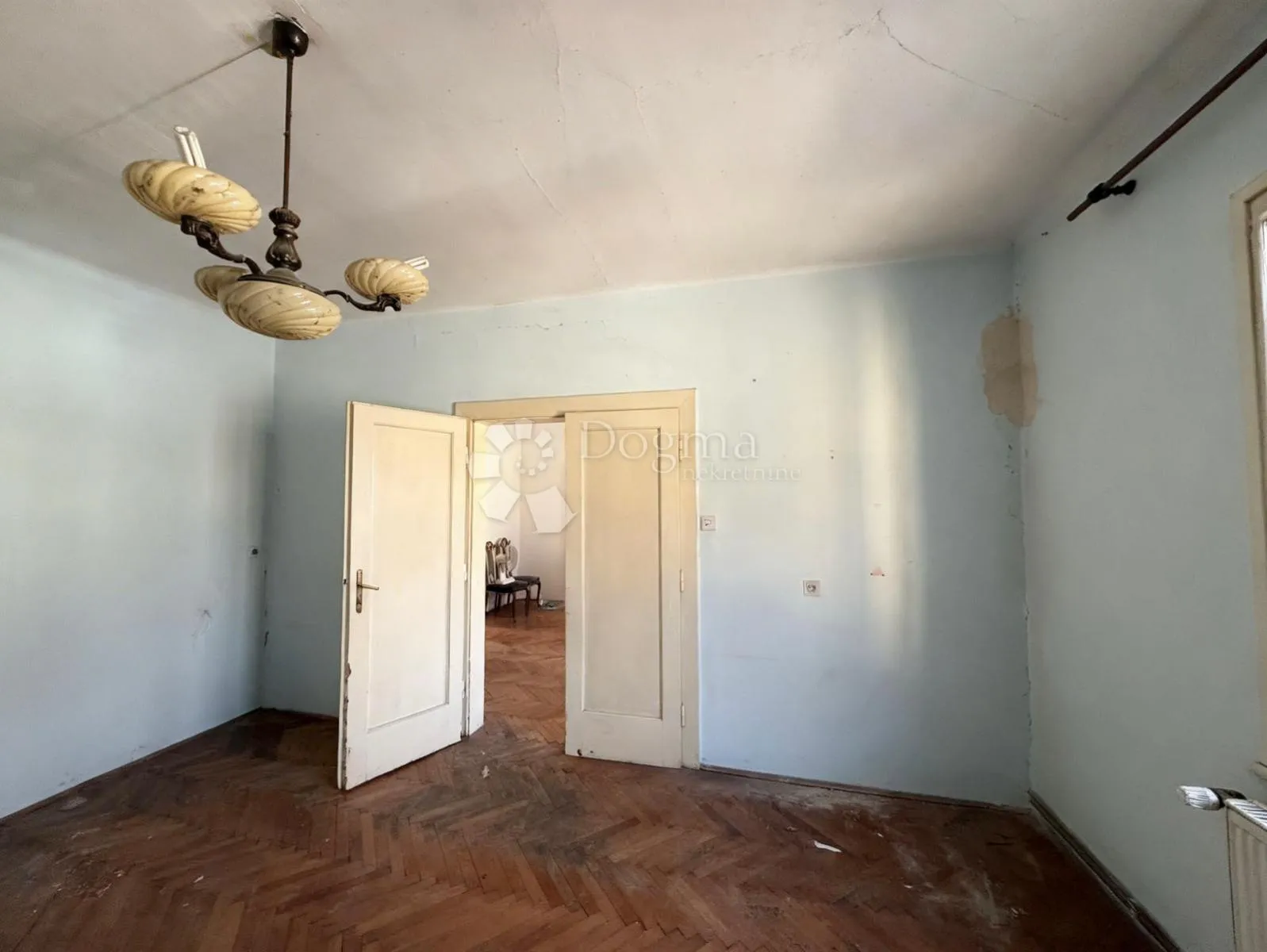 prostran stan na trešnjevci – 142 m² za obnovu - slika 5