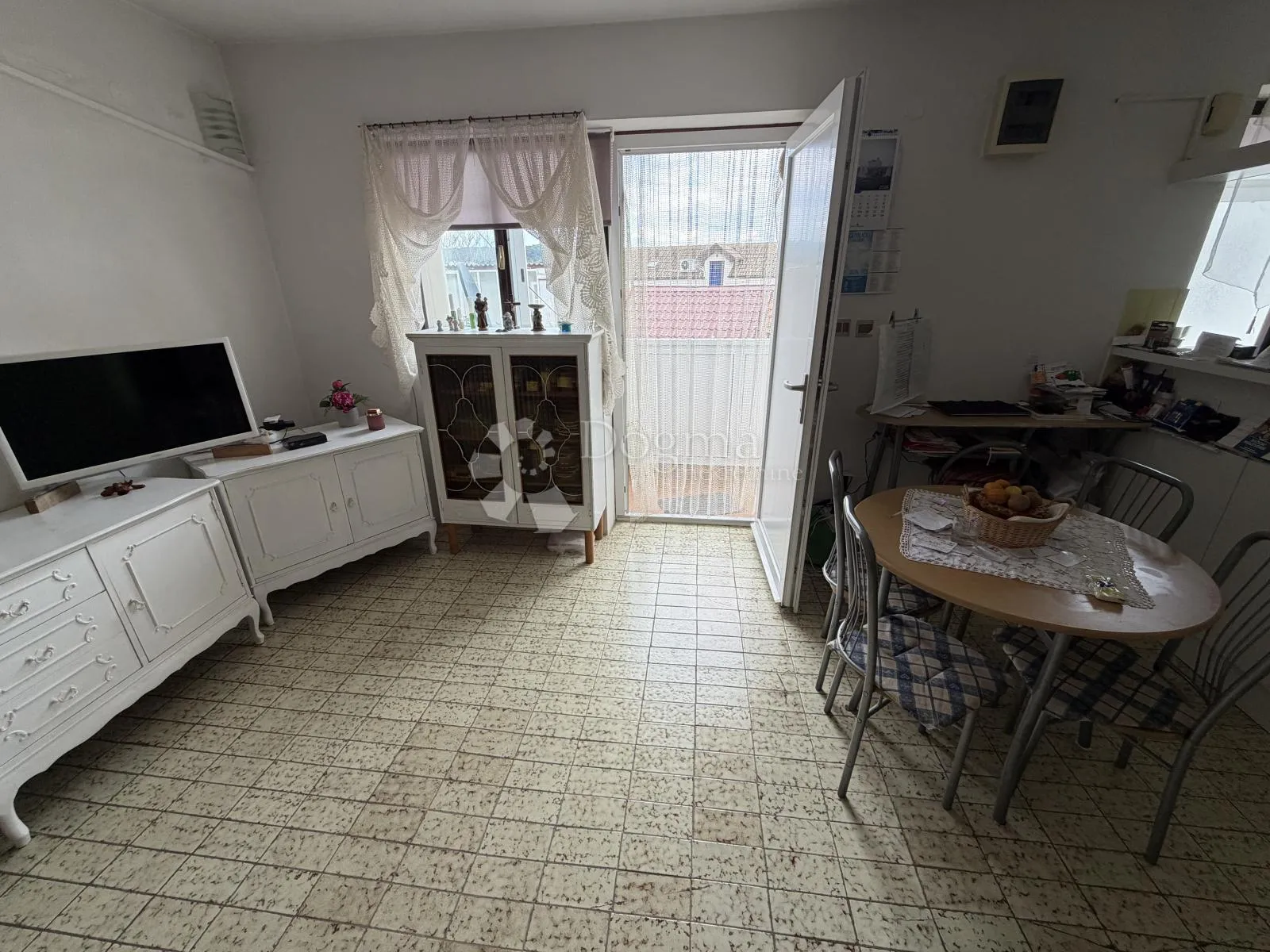 tisno – kuća u nizu na odličnoj lokaciji - slika 6
