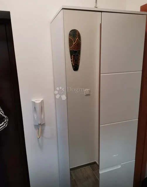 lijepo uređen stan sa balkonom na odličnoj lokaciji - slika 9