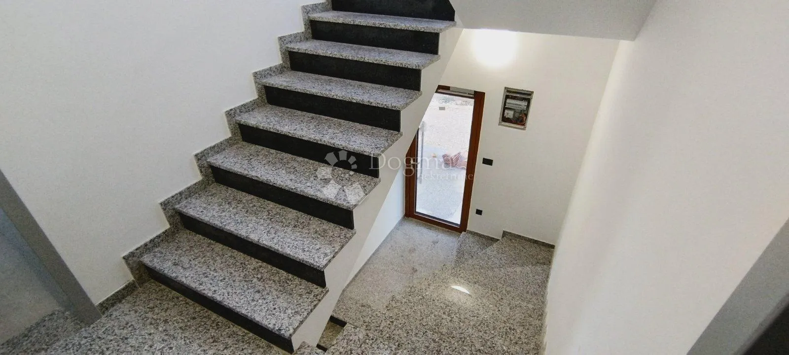 malinska - dva apartmana s okućnicom - slika 15