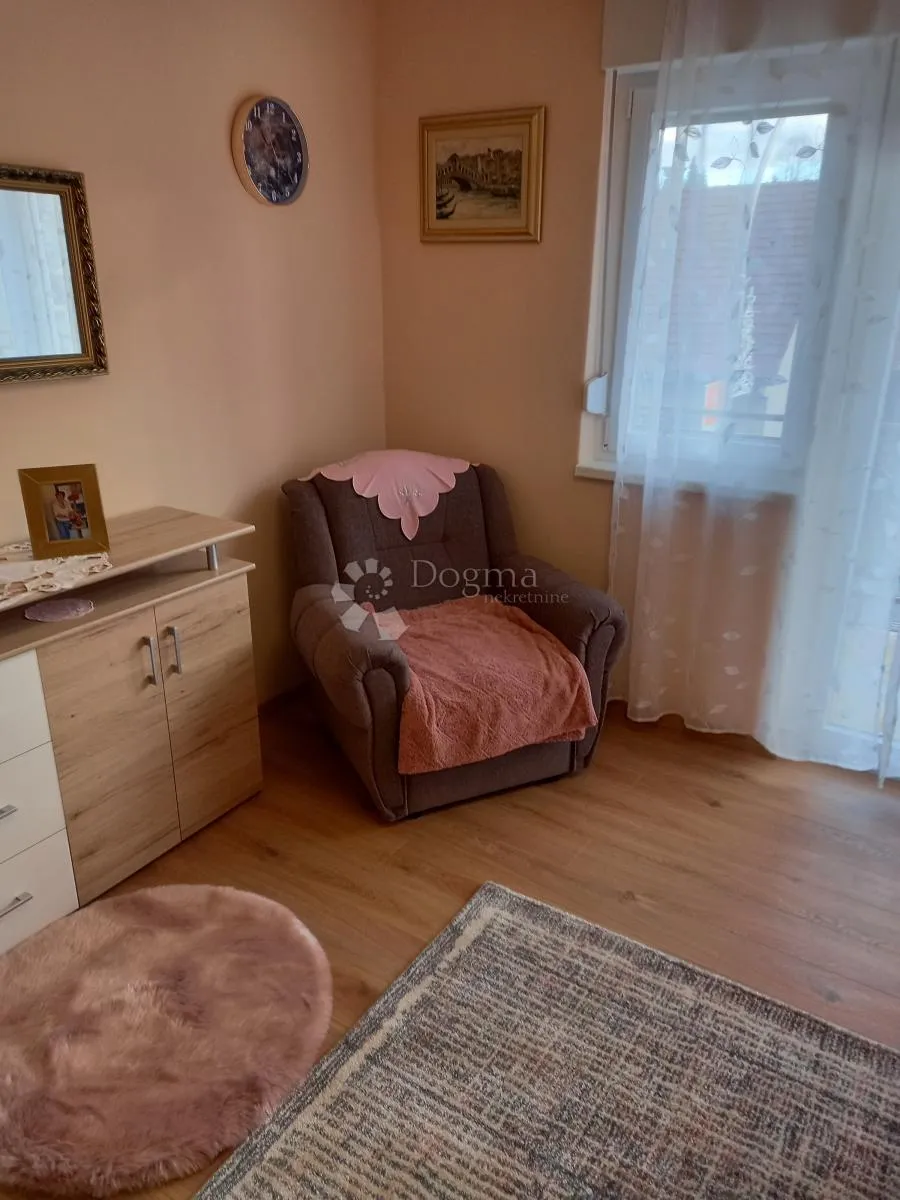 vrbovsko, stan sa garažom i konobom - slika 7
