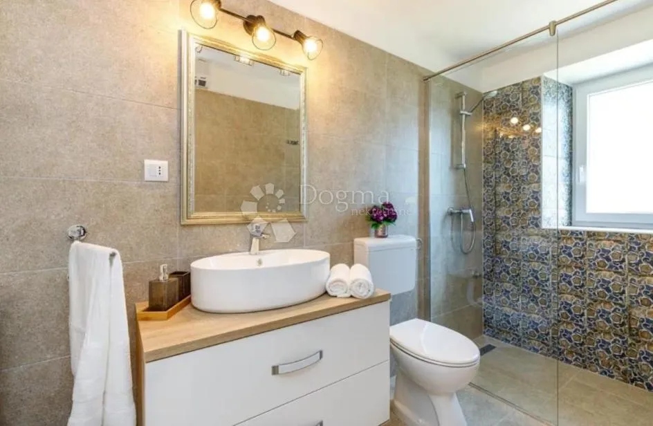 dugoročni najam – kuća lilla, 69 m² + 800 m² privatne okućnice, loborika - slika 7
