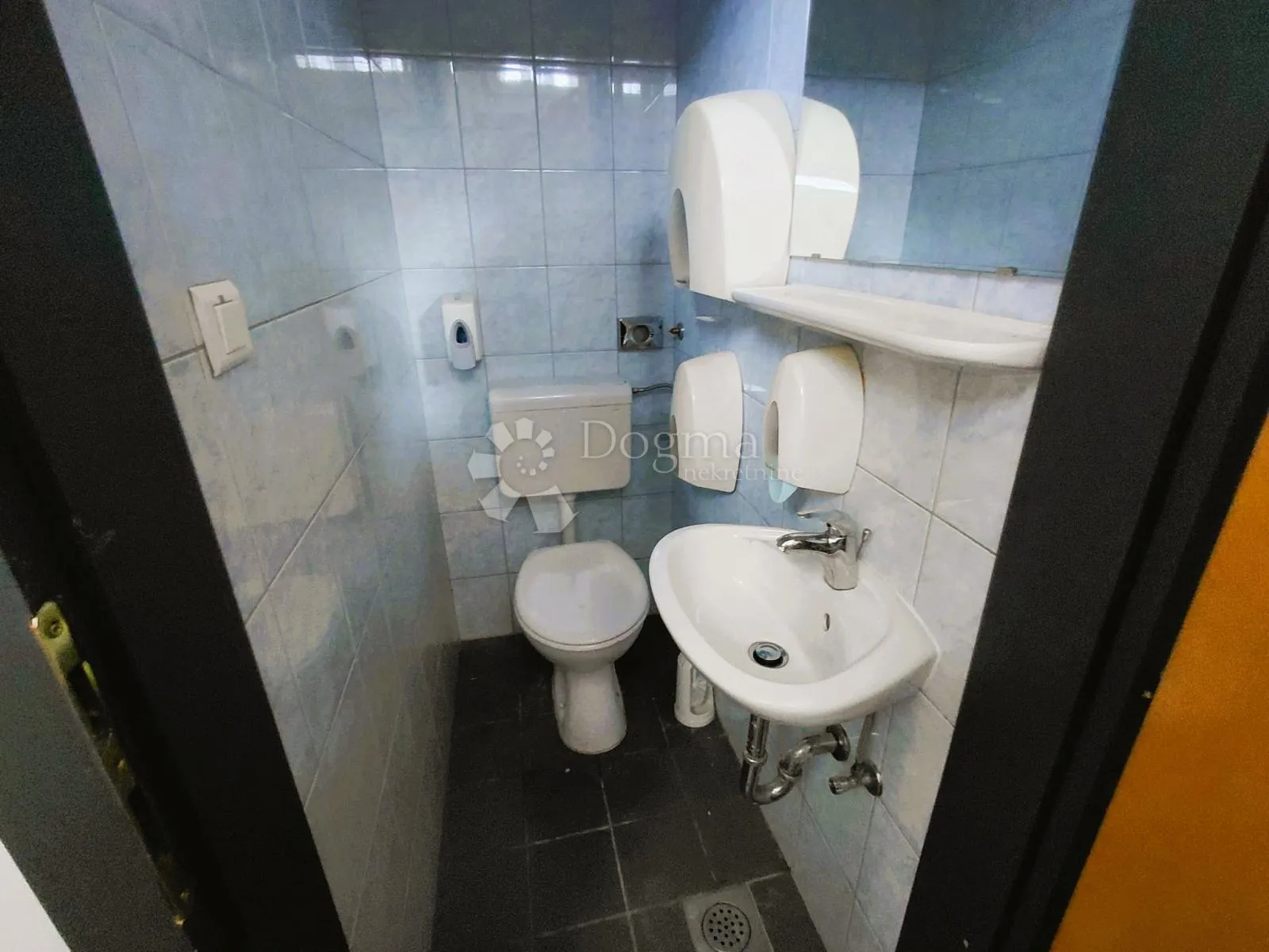 poslovni prostor u centru donje dubrave - slika 6