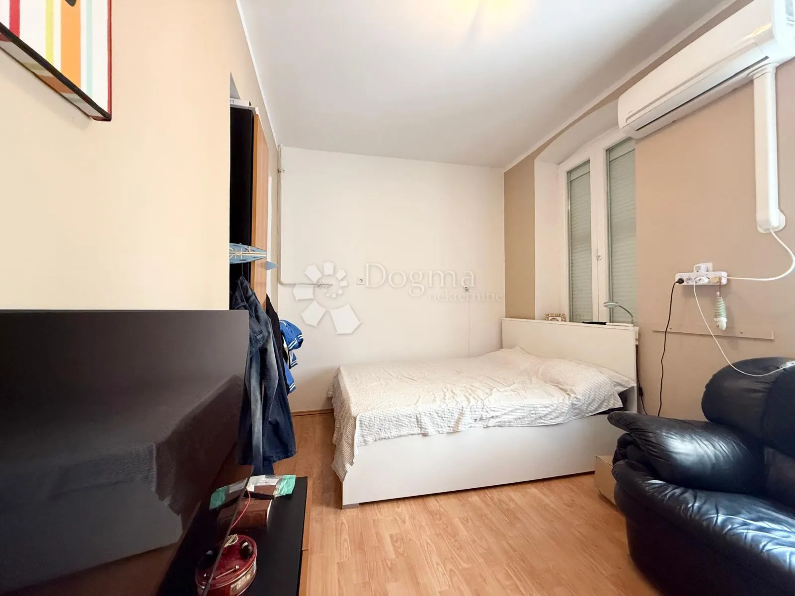 prostran i uređen stan 100,56 m² u austrougarskoj vili - slika 11
