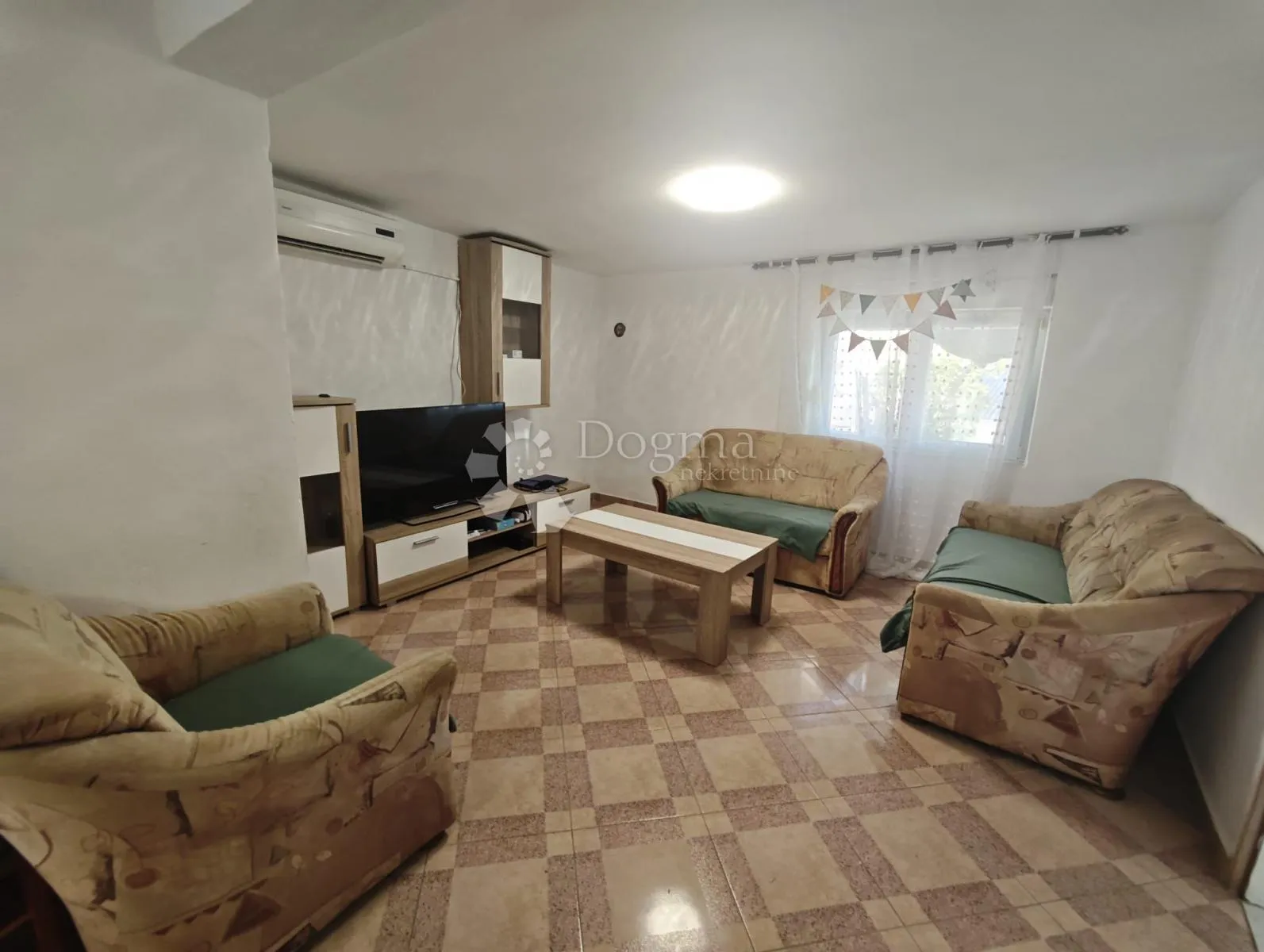 prodaje se kuća, ljubački stanovi - slika 19