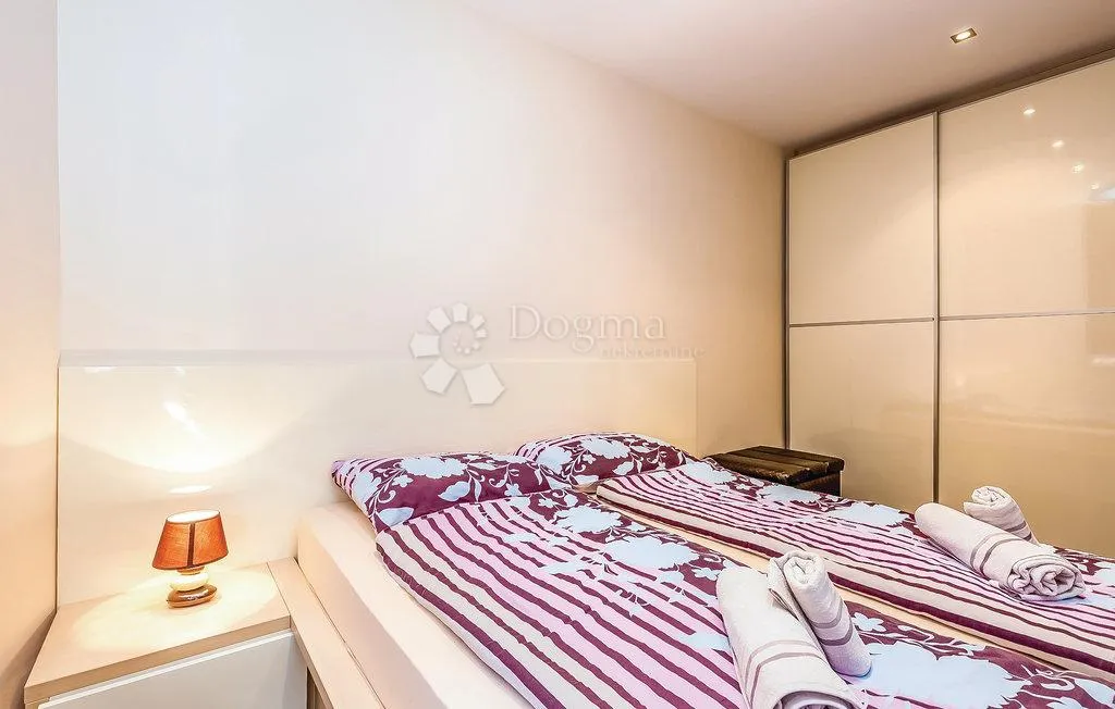 apartman 10 metara od mora sa bazenom crikvenica - slika 14