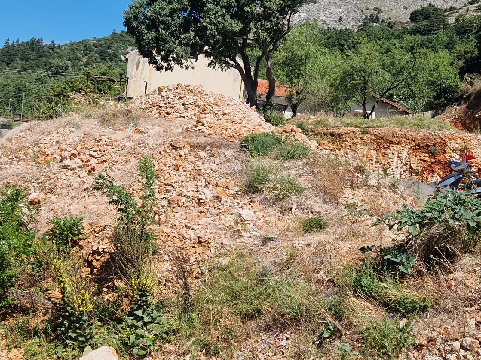 zemljište s građ dozvolom za 6 stanova - slika 27