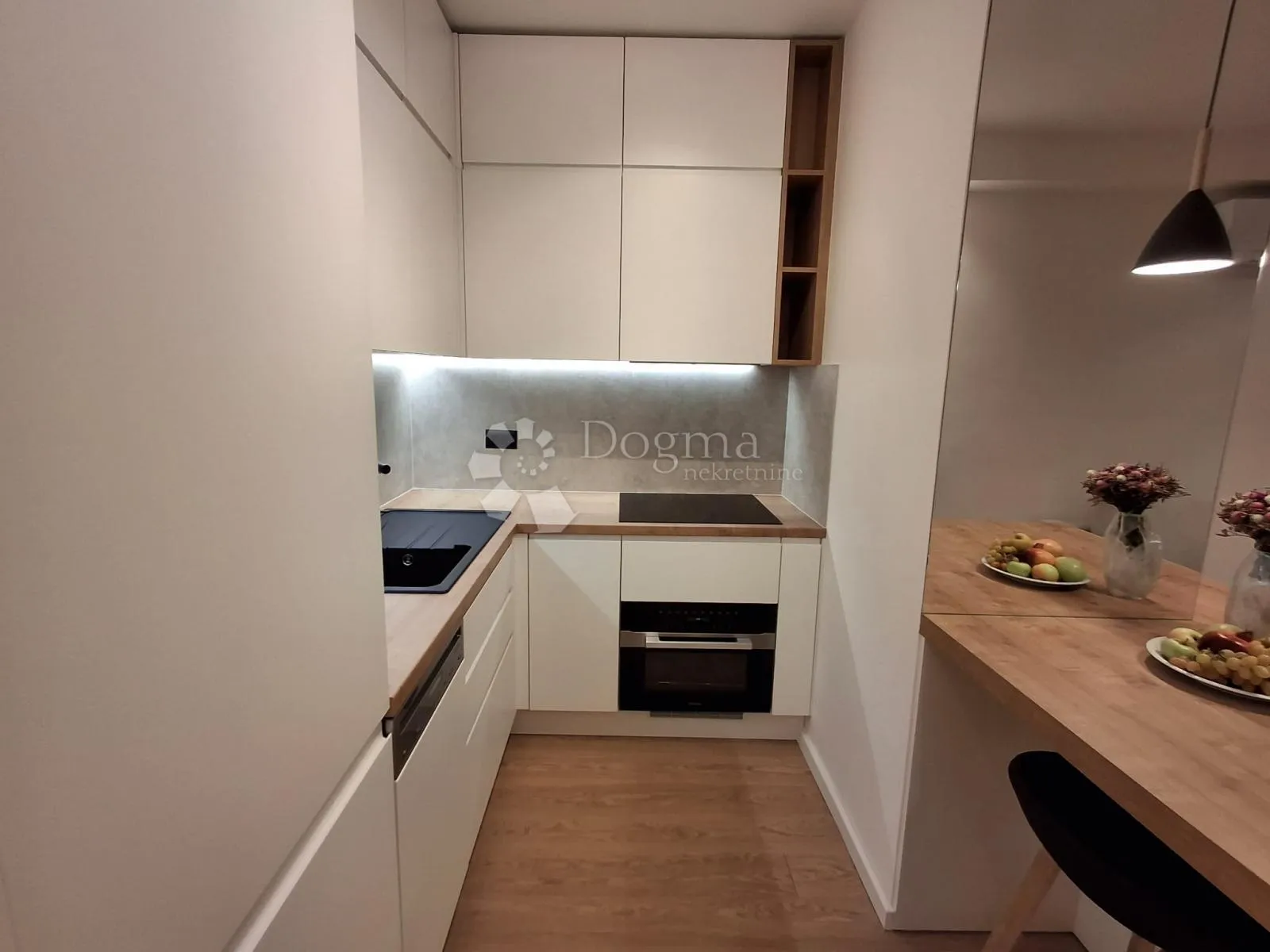 dizajnerski studio apartman u poslovnom centru raba!!! samo kod nas! - slika 21