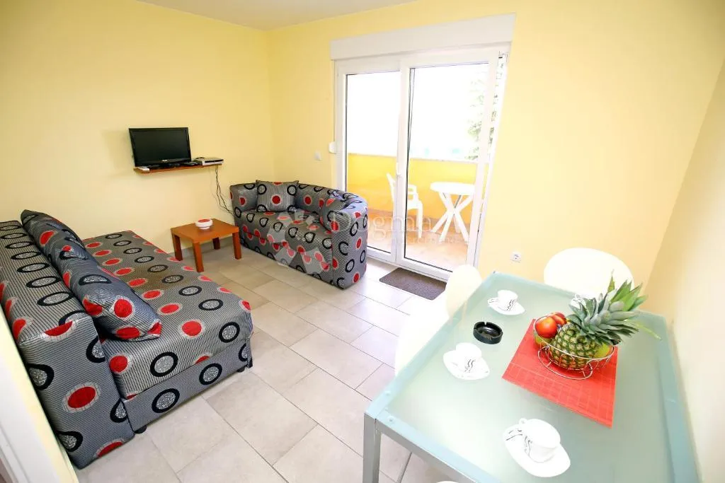 namješten apartman u svetom filipu i jakovu – odlična prilika za odmor ili turistički najam - slika 2