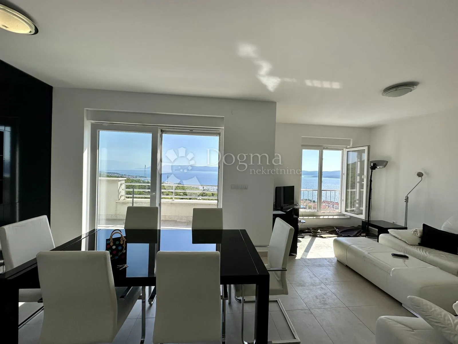 prilika! penthouse sa panormaskim pogledom i bazenom crikvenica - slika 4