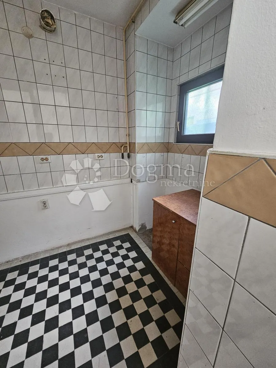 poslovni prostor u centru grada - slika 9