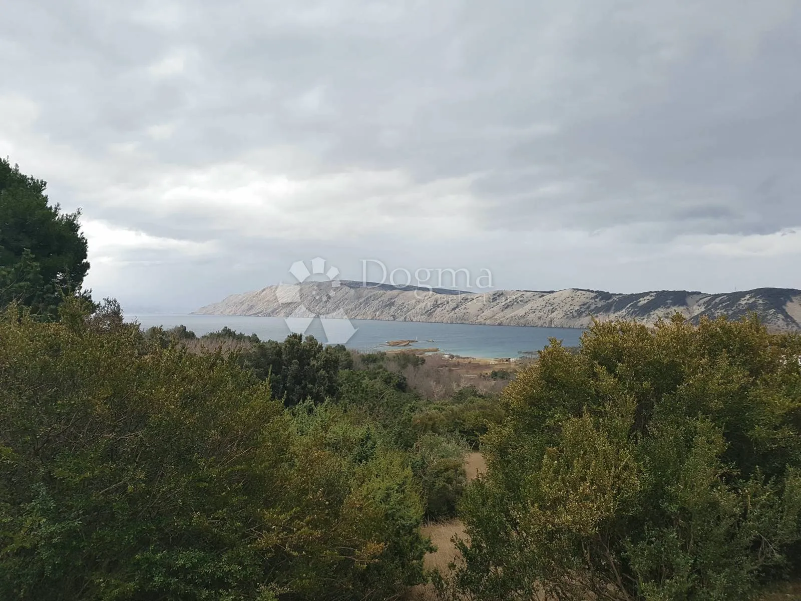 građevinsko zemljište na atraktivnoj lokaciji u loparu - slika 8
