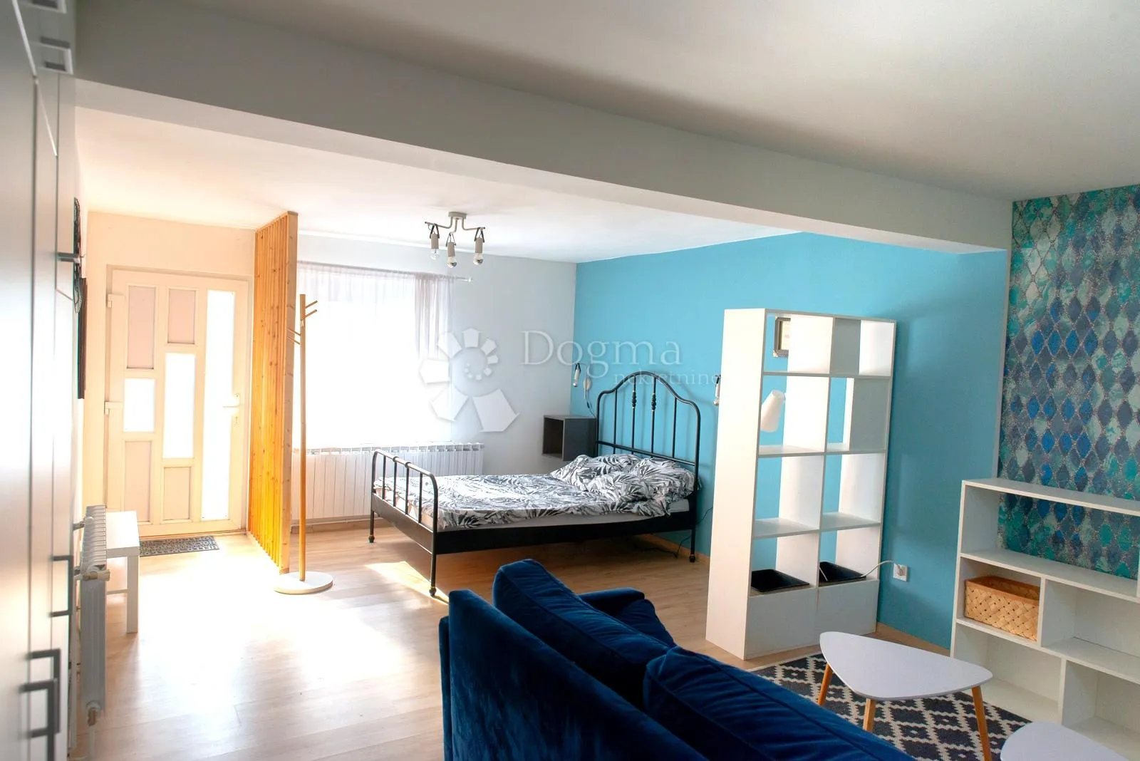 3 studio apartmana s uhodanim dnevnim najmom!! - slika 5